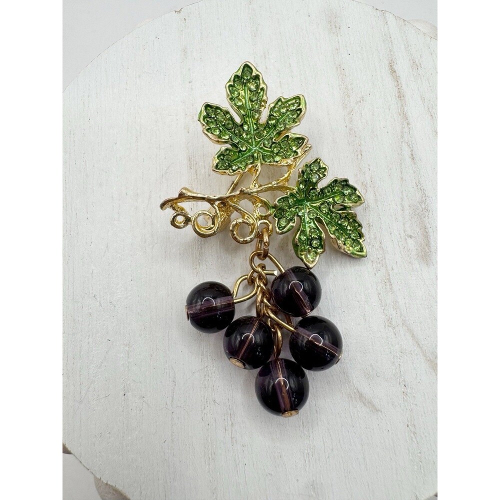 Bunch of Grapes Brooch Amethyst Glass Purple Grapes Gold Green Rhinestone Leaves